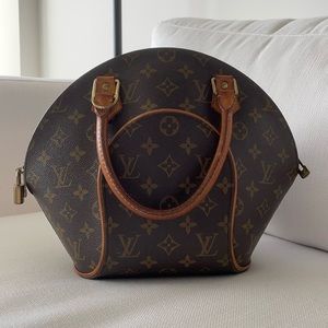 Iconic vintage LOUIS VUITTON Ellipse PM bag